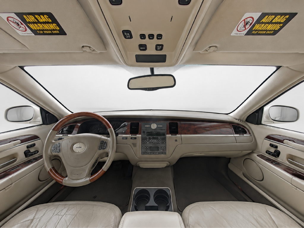 2003 Lincoln Town Car Cartier