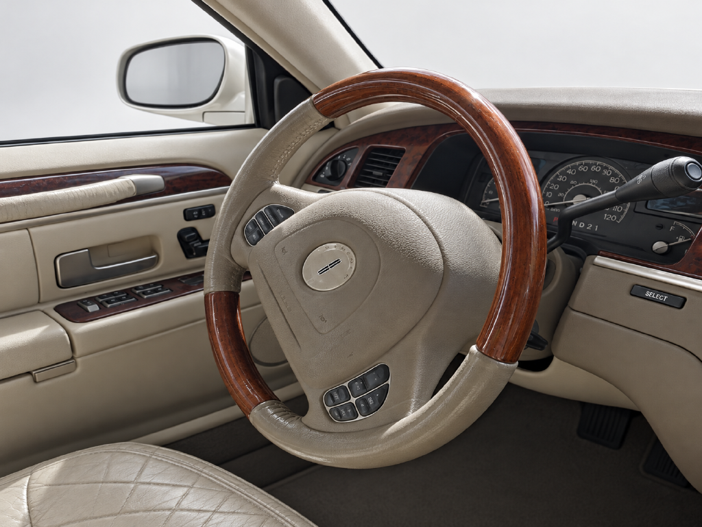 2003 Lincoln Town Car Cartier