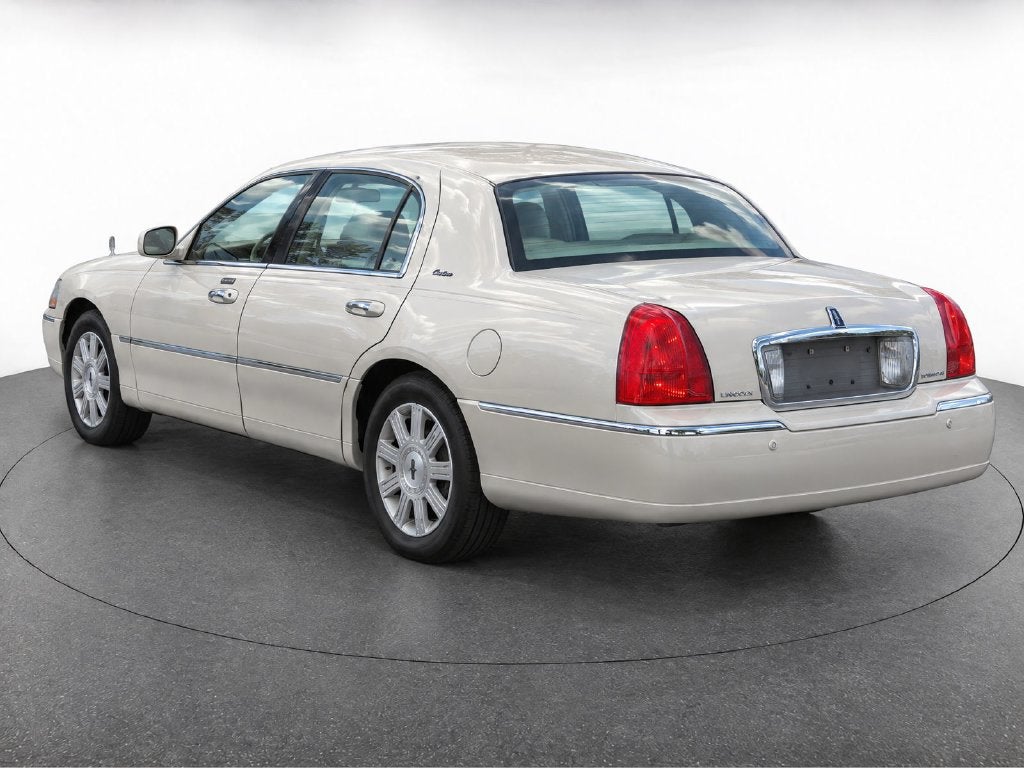 2003 Lincoln Town Car Cartier
