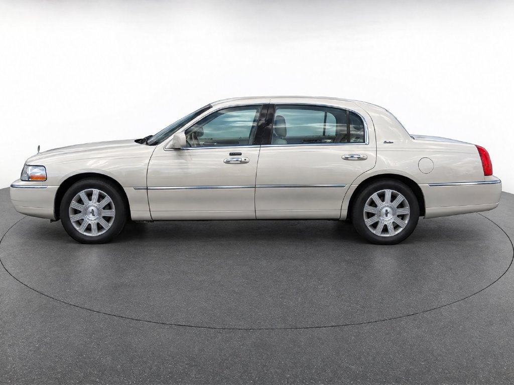 2003 Lincoln Town Car Cartier