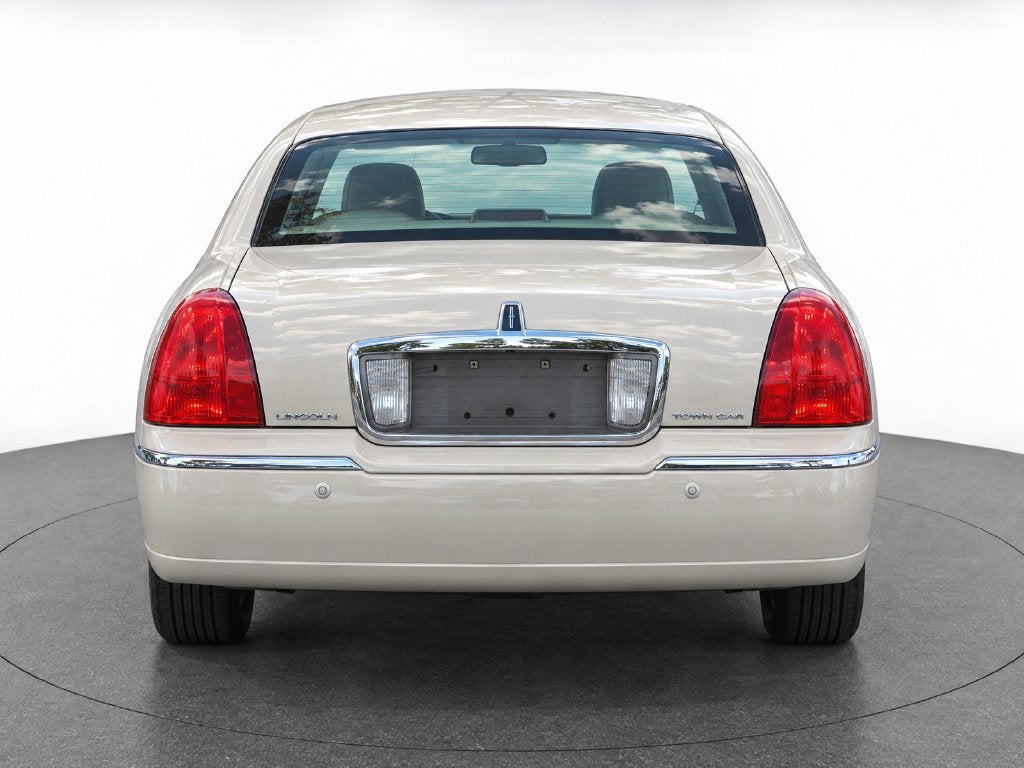 2003 Lincoln Town Car Cartier