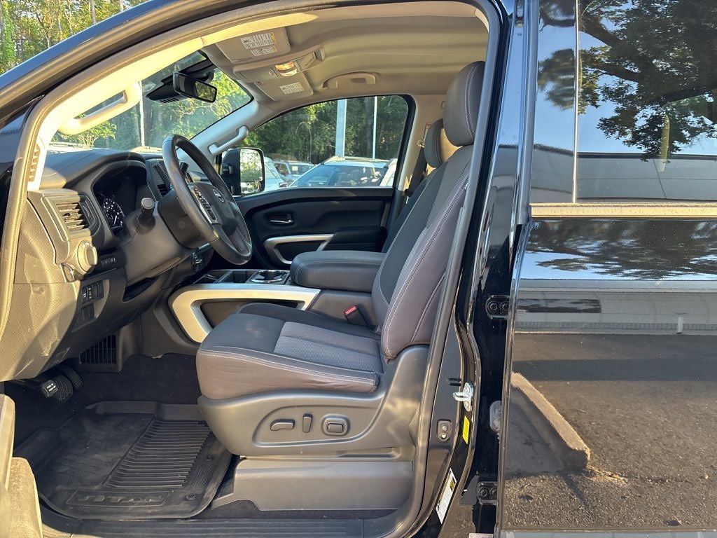 2024 Nissan Titan SV