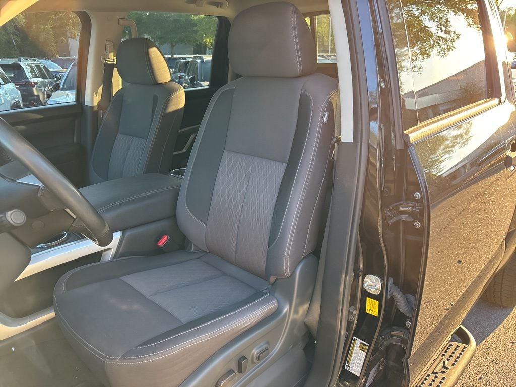 2024 Nissan Titan SV