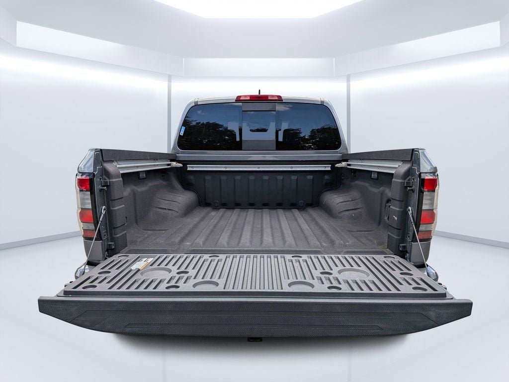 2024 Nissan Frontier SL