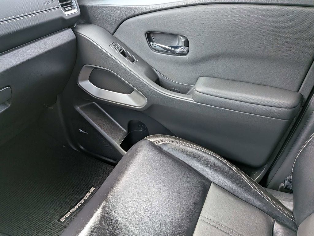 2024 Nissan Frontier SL