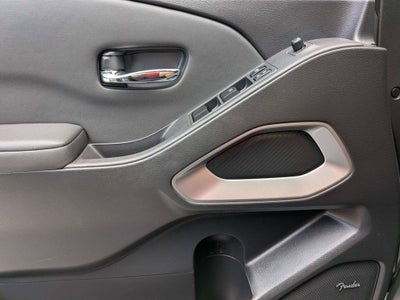 2024 Nissan Frontier SL