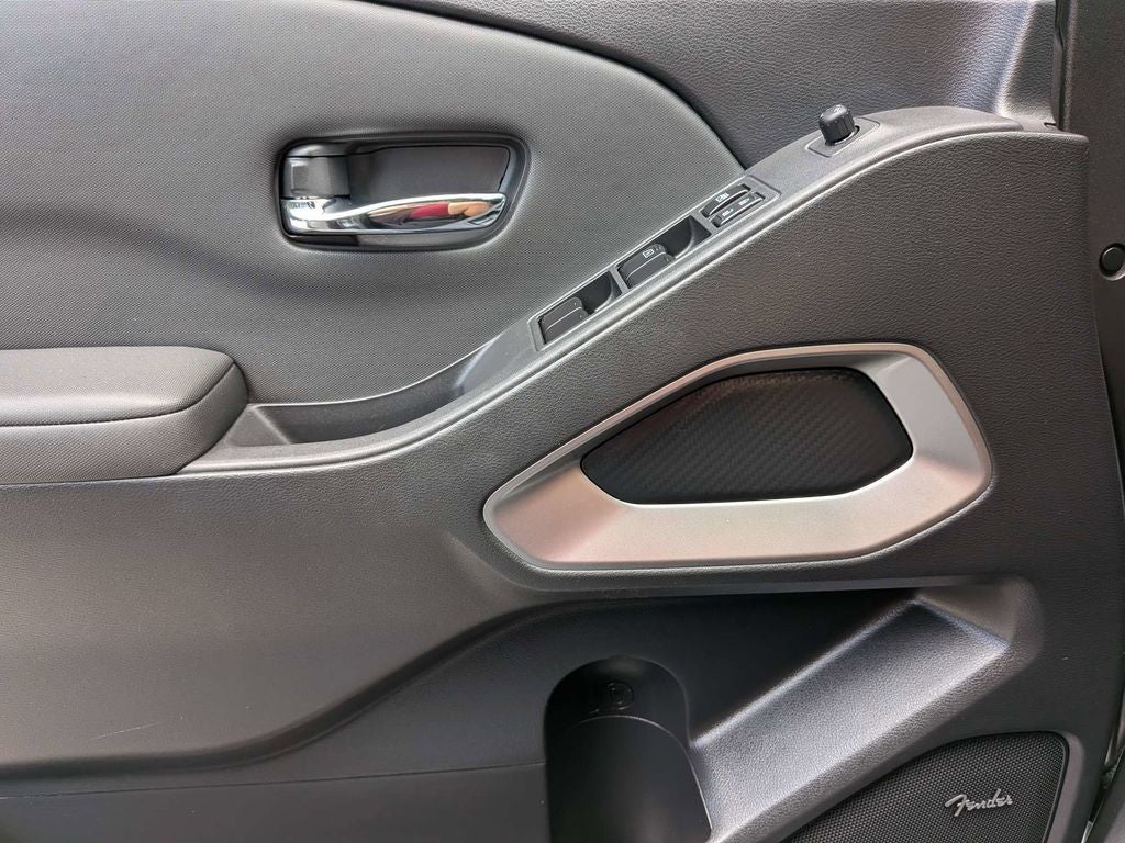 2024 Nissan Frontier SL
