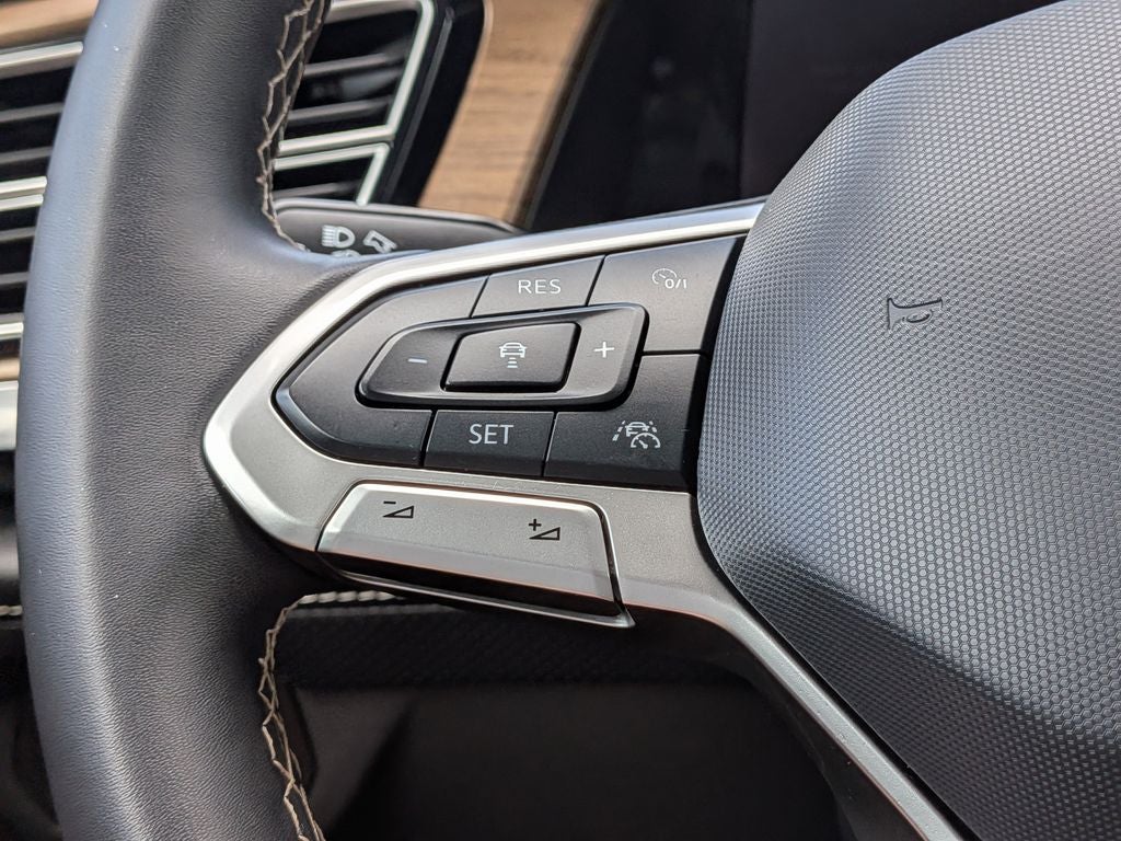 2024 Volkswagen Atlas 2.0T SE