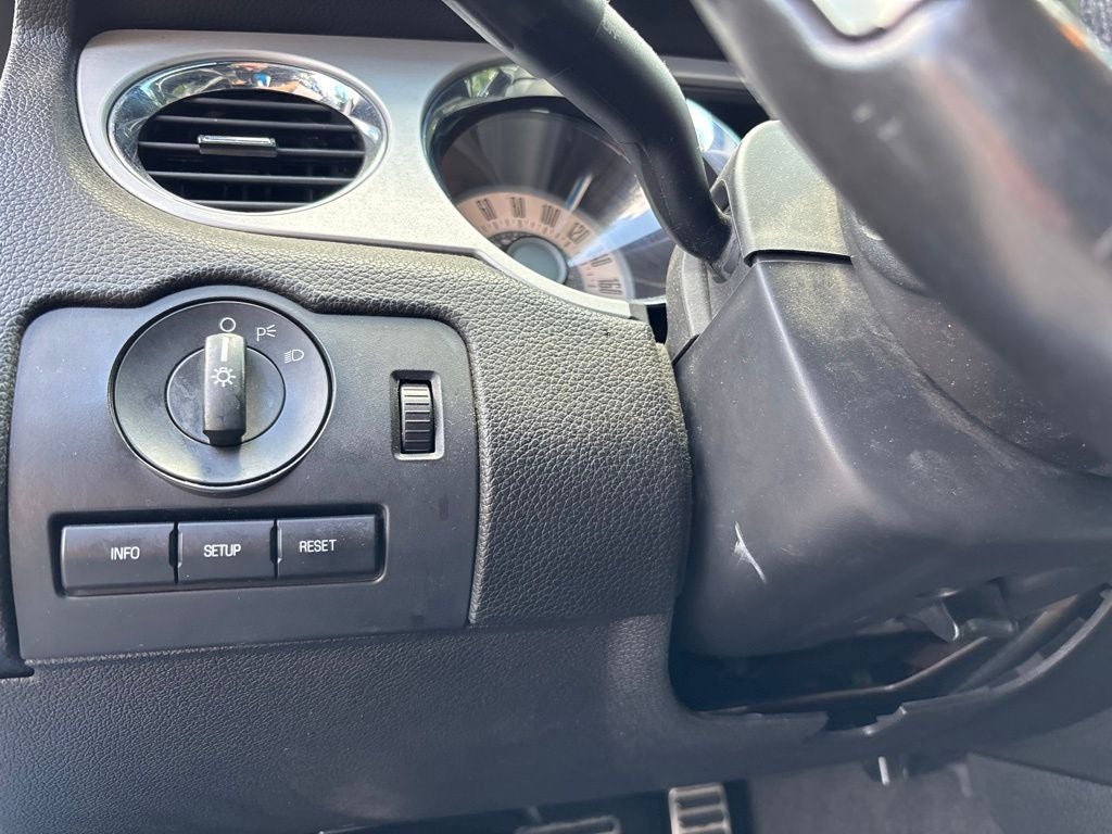2011 Ford Mustang V6 Premium