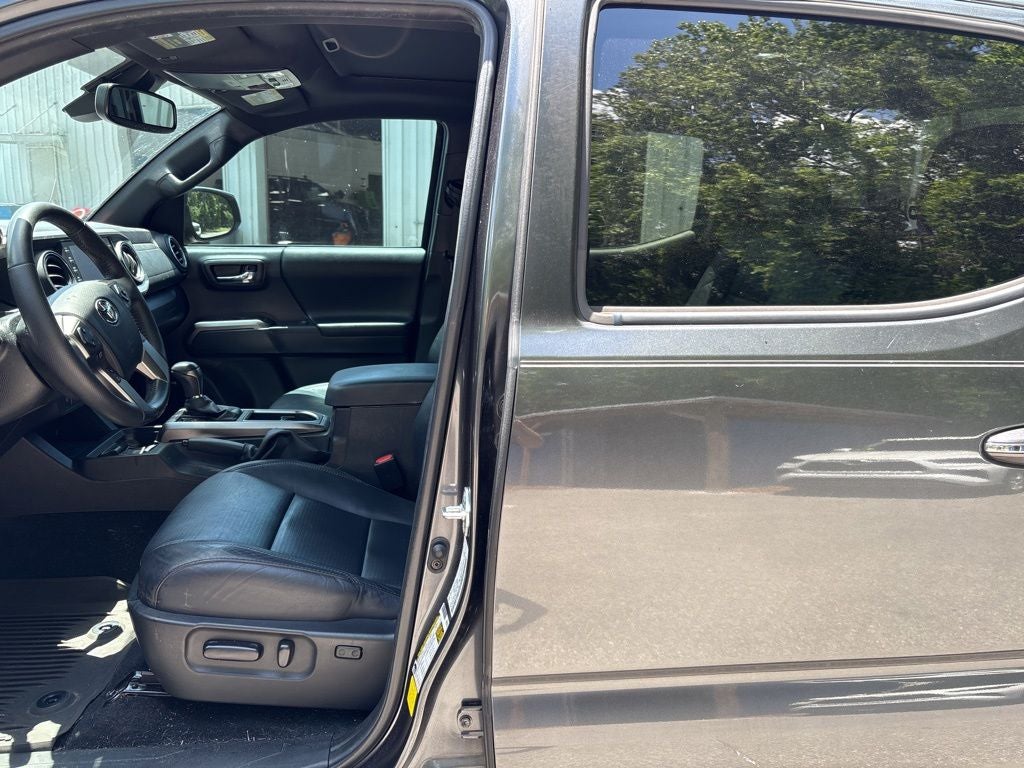 2022 Toyota Tacoma Limited V6