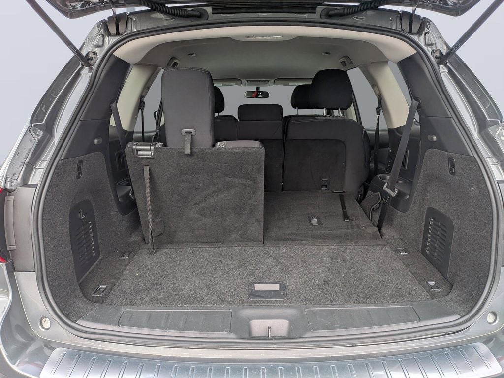 2020 Nissan Pathfinder SV