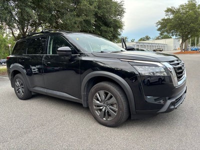 2023 Nissan Pathfinder SV