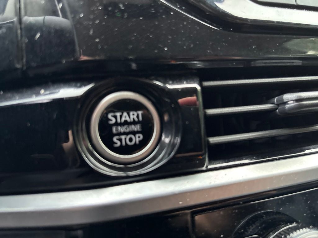 2023 Nissan Pathfinder SV