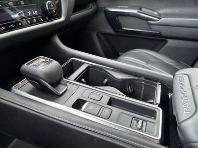 2023 Nissan Pathfinder SV