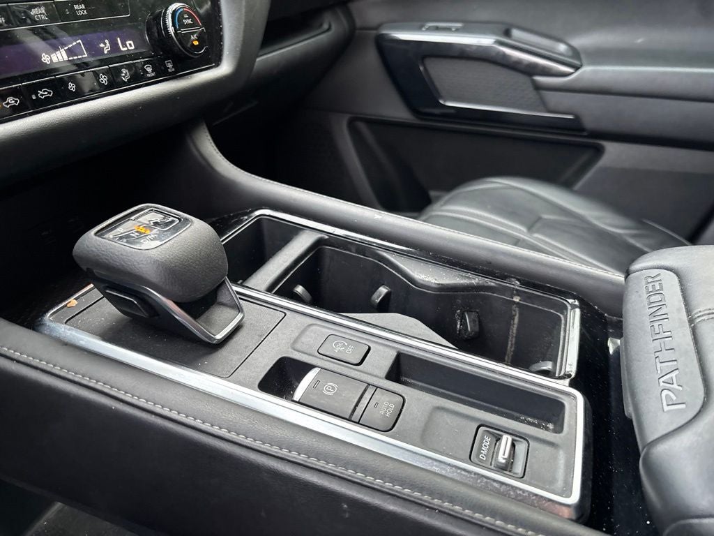 2023 Nissan Pathfinder SV