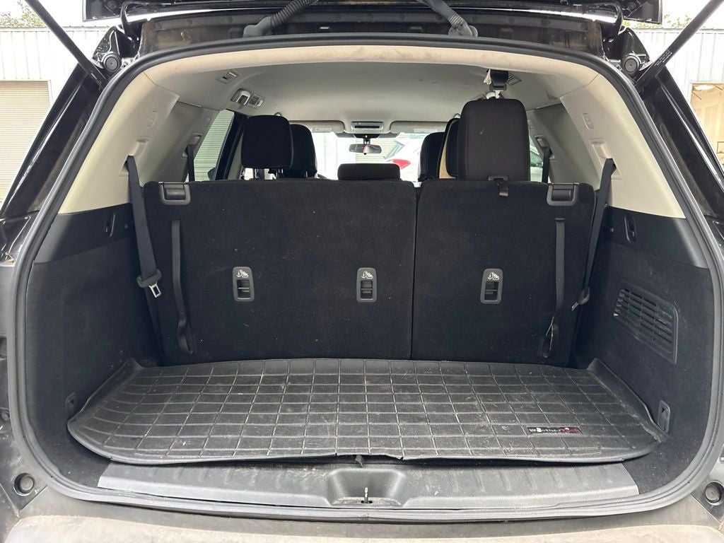 2023 Nissan Pathfinder SV
