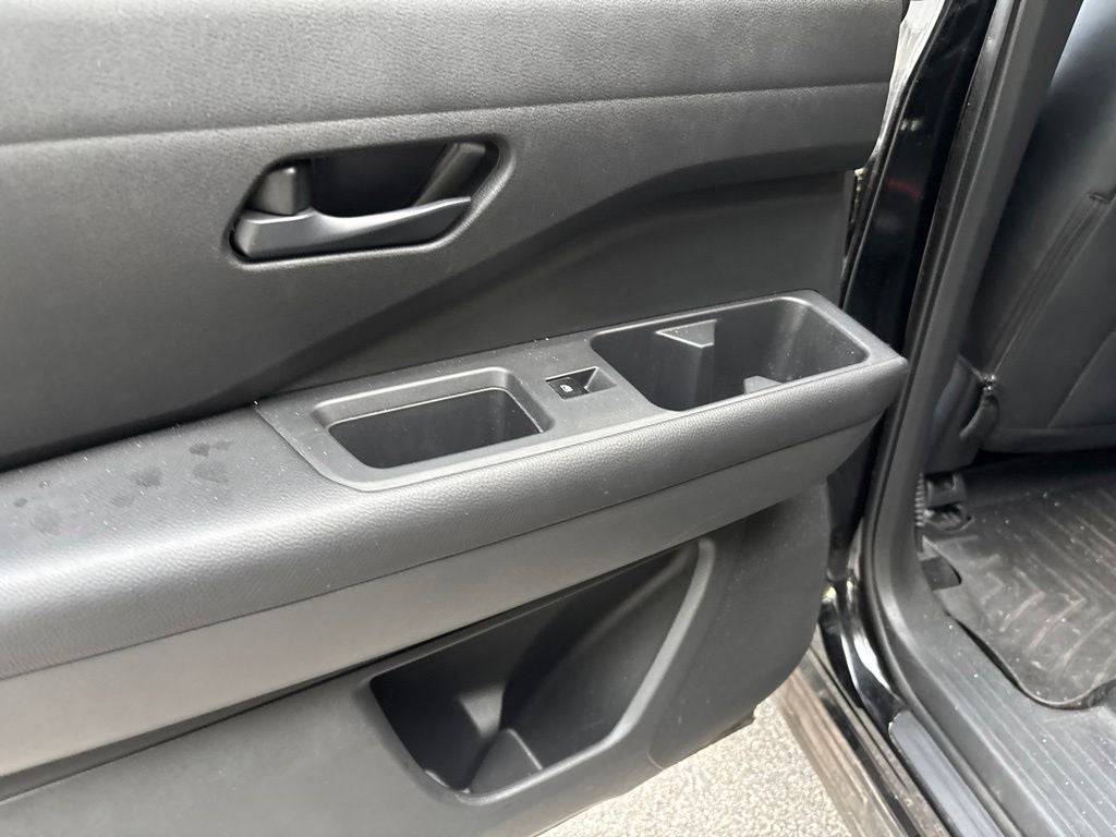 2023 Nissan Pathfinder SV
