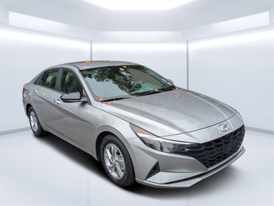 2023 Hyundai Elantra SE