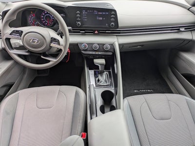 2023 Hyundai Elantra SE