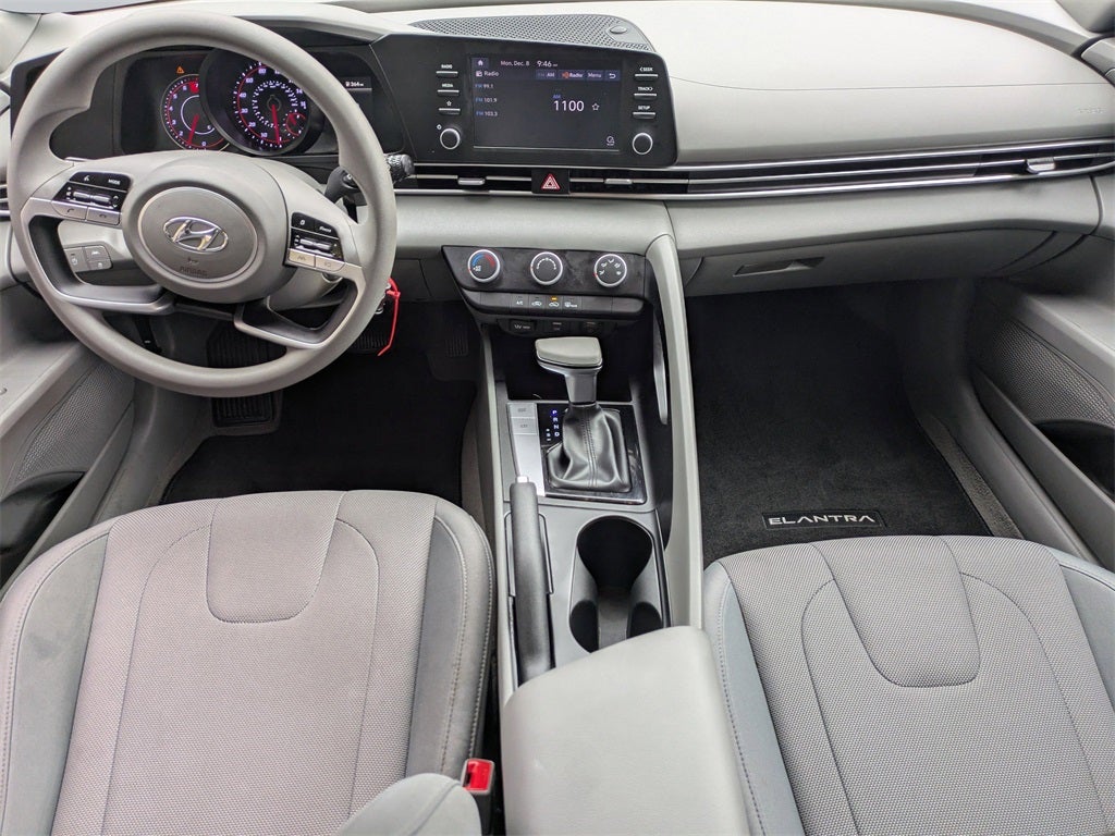 2023 Hyundai Elantra SE