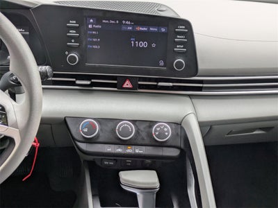 2023 Hyundai Elantra SE