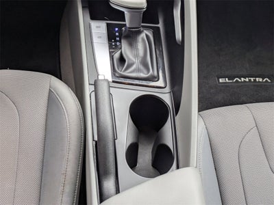 2023 Hyundai Elantra SE