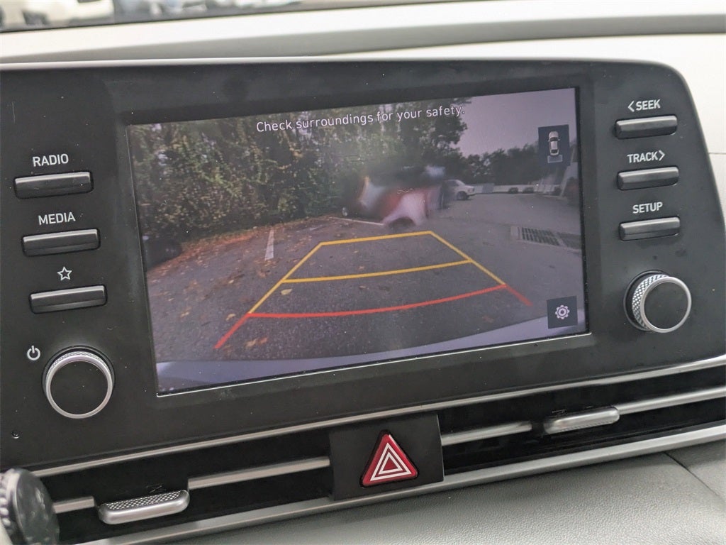 2023 Hyundai Elantra SE