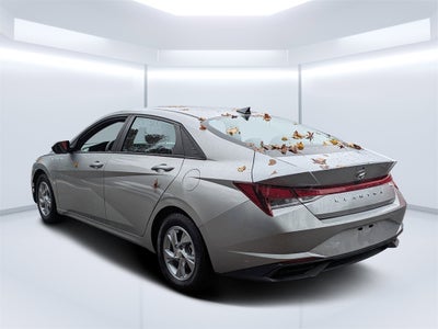 2023 Hyundai Elantra SE