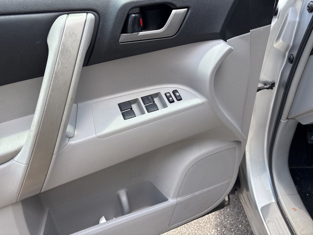 2013 Toyota Highlander SE