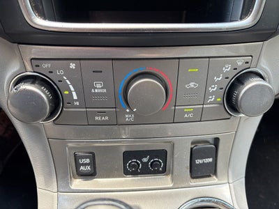 2013 Toyota Highlander SE