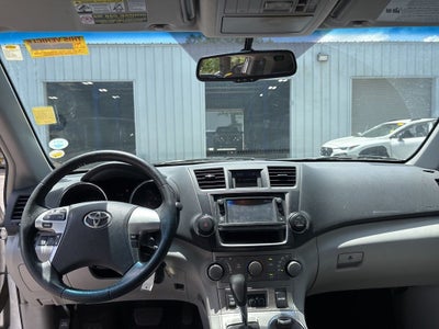 2013 Toyota Highlander SE
