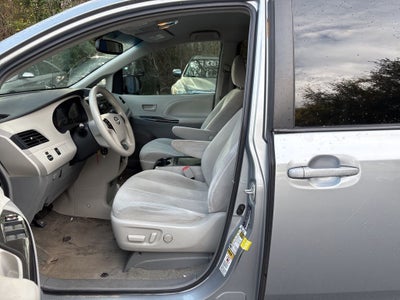 2014 Toyota Sienna LE