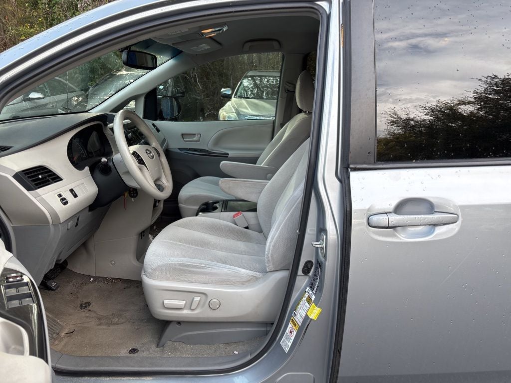 2014 Toyota Sienna LE
