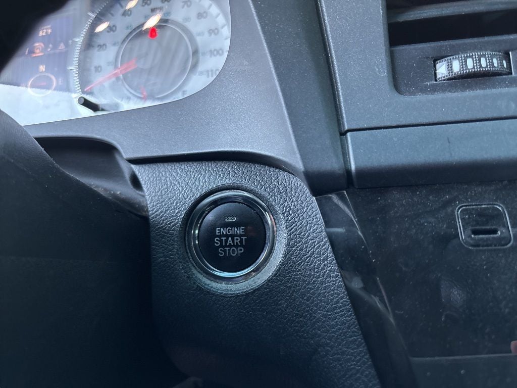 2015 Toyota Sienna SE 8 Passenger