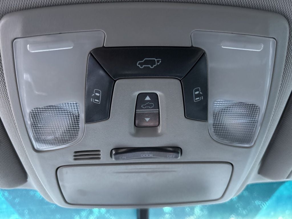 2015 Toyota Sienna SE 8 Passenger