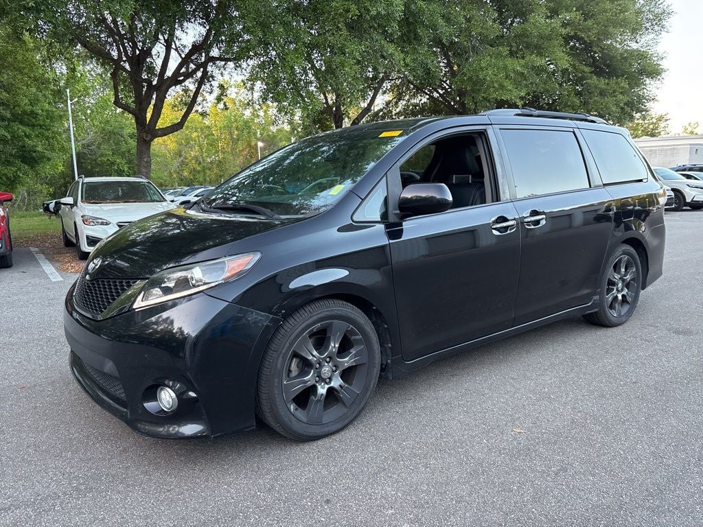 2015 Toyota Sienna SE 8 Passenger