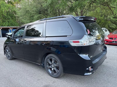 2015 Toyota Sienna SE 8 Passenger