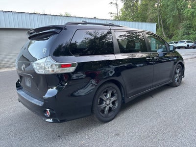 2015 Toyota Sienna SE 8 Passenger