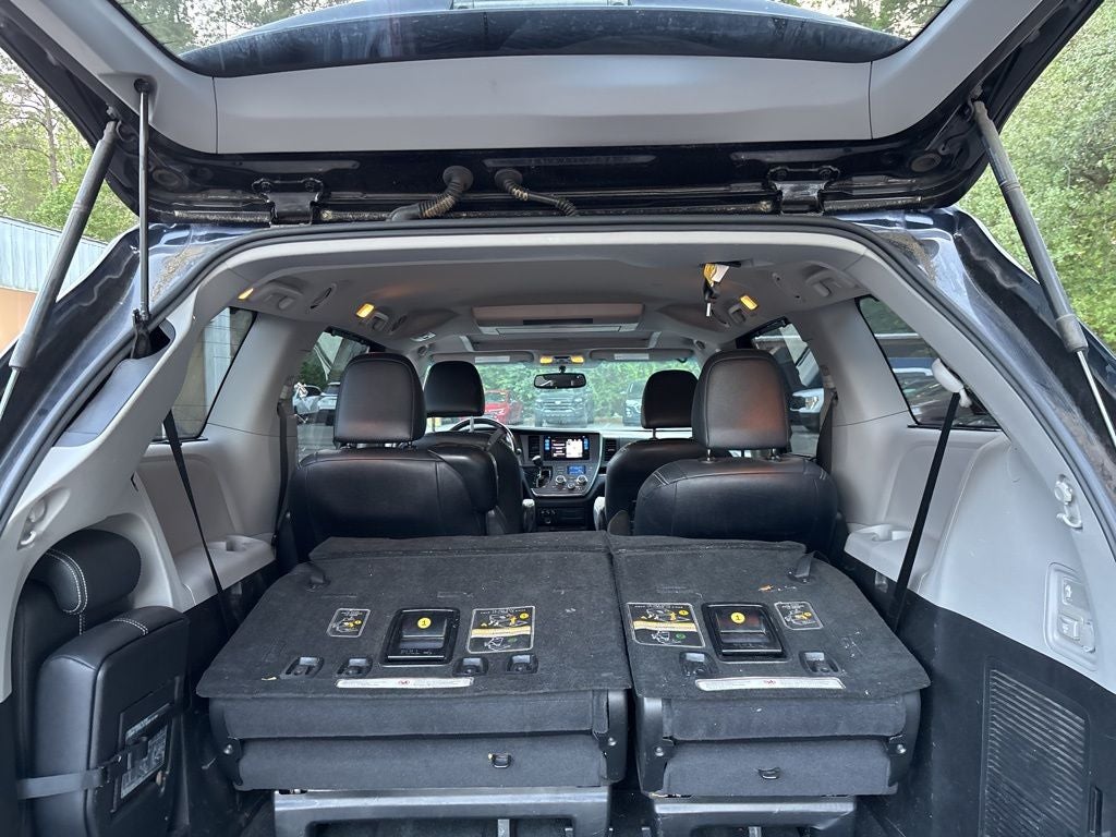 2015 Toyota Sienna SE 8 Passenger