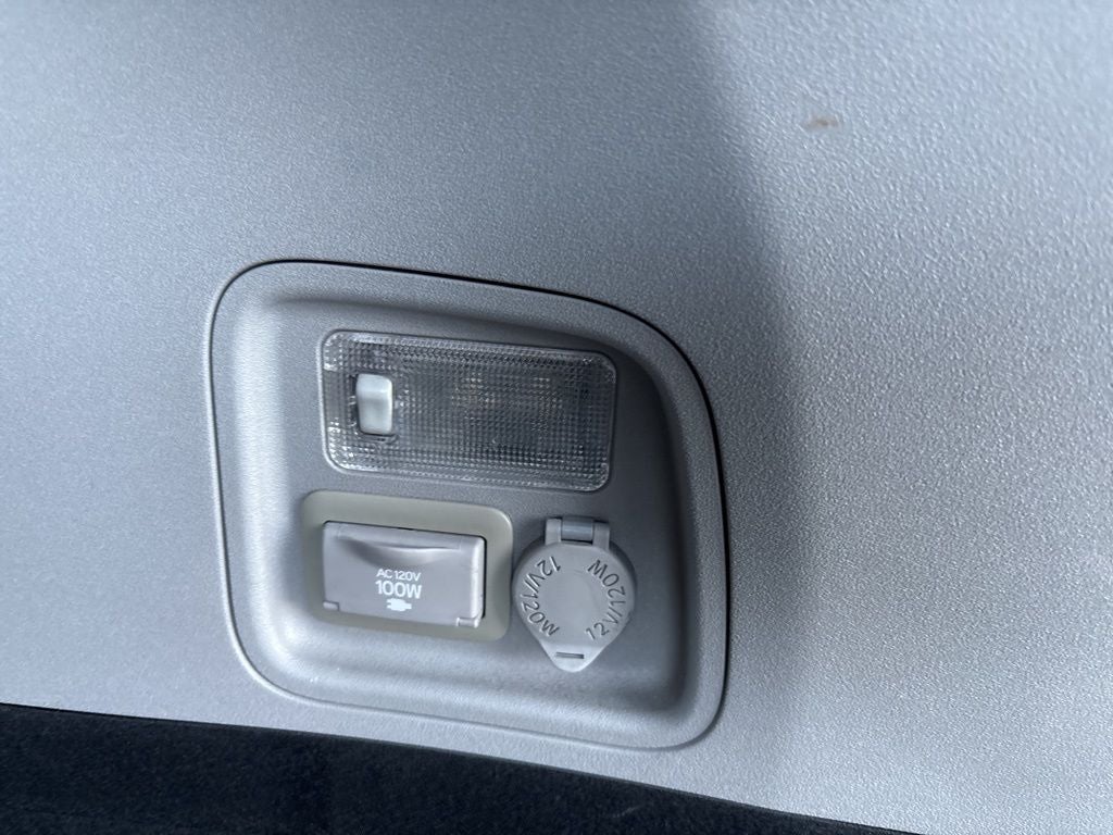 2015 Toyota Sienna SE 8 Passenger