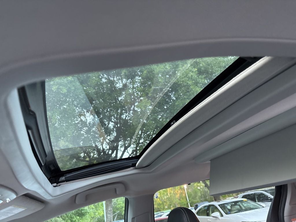 2015 Toyota Sienna SE 8 Passenger