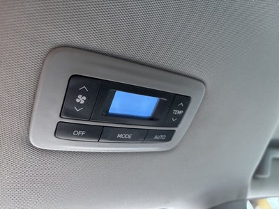 2015 Toyota Sienna SE 8 Passenger