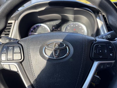 2017 Toyota Highlander LE