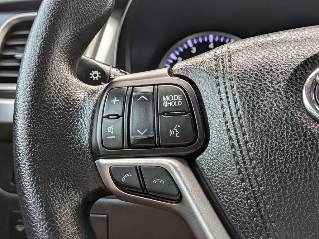2017 Toyota Highlander LE