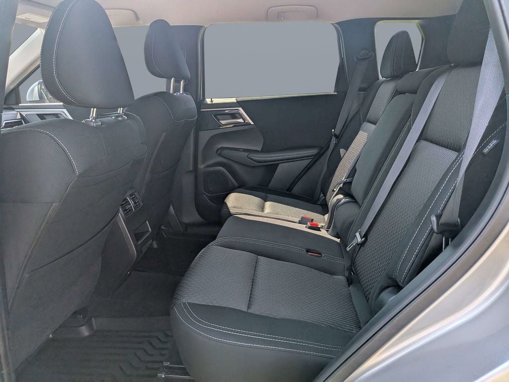 2024 Mitsubishi Outlander ES