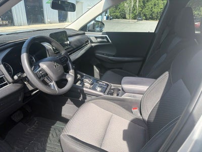 2024 Mitsubishi Outlander ES