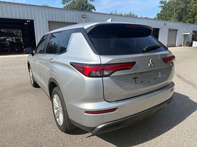 2024 Mitsubishi Outlander ES