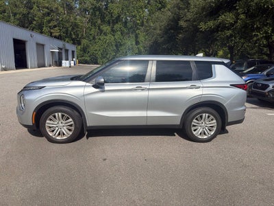 2024 Mitsubishi Outlander ES