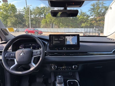 2025 Mitsubishi Outlander SE