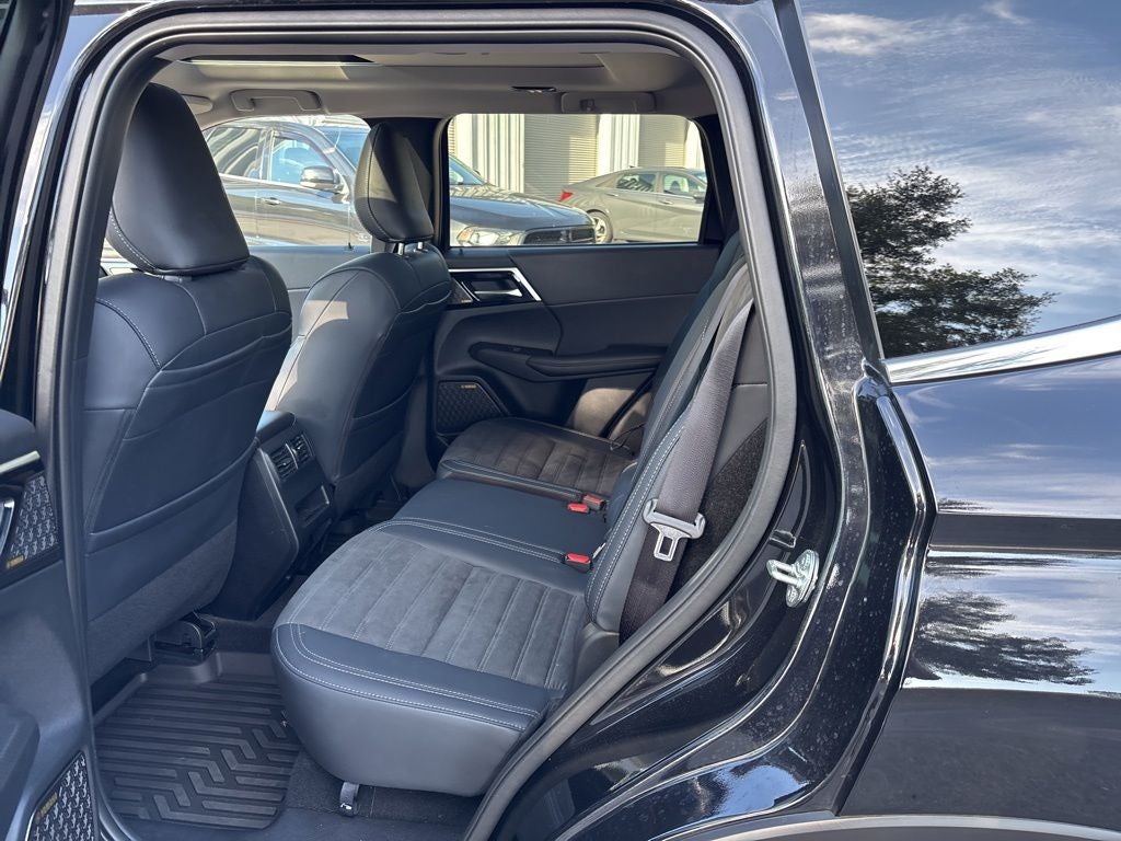 2025 Mitsubishi Outlander SE